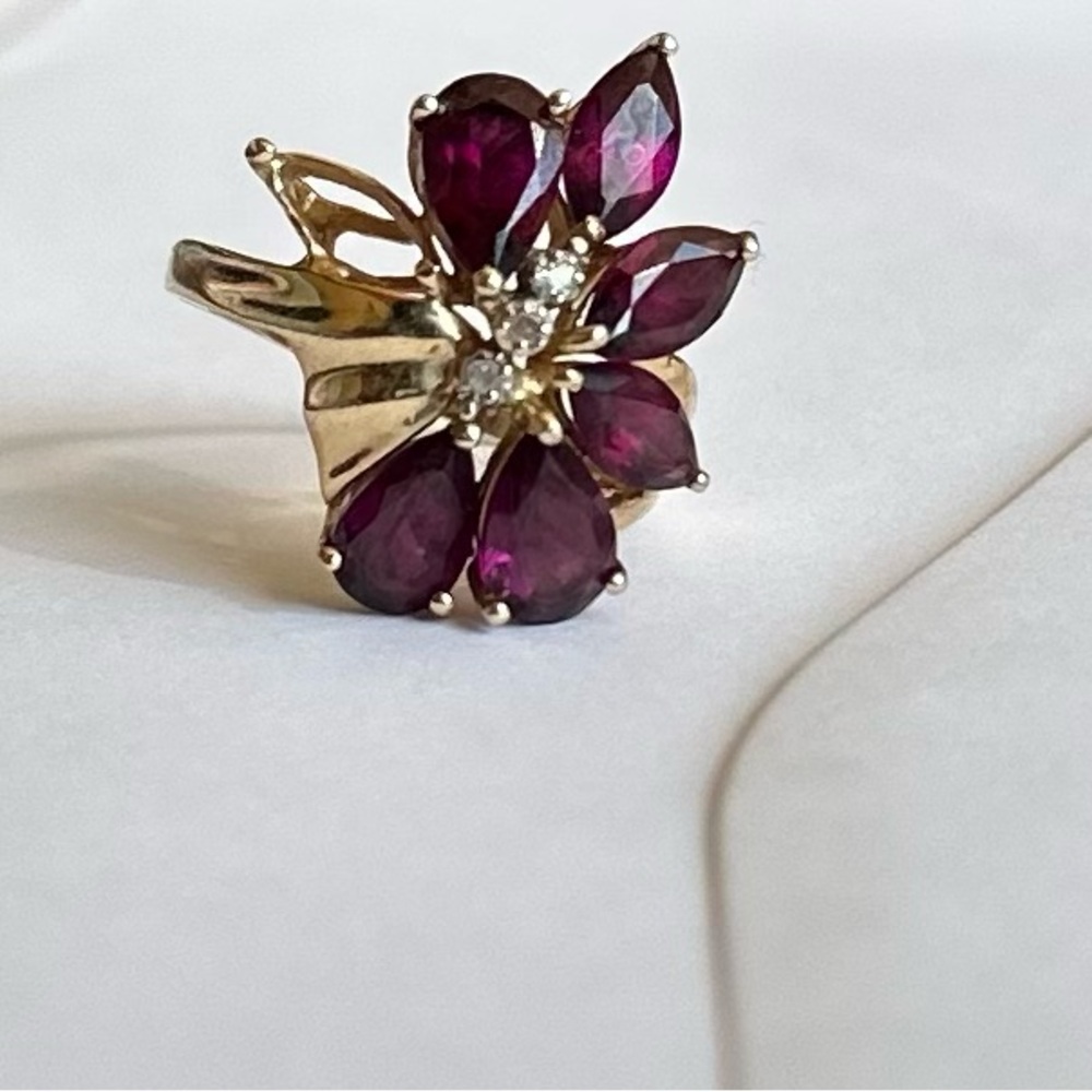 14K yellow gold rhodolite garnet vintage ring w/diamond accents almost 5 grams